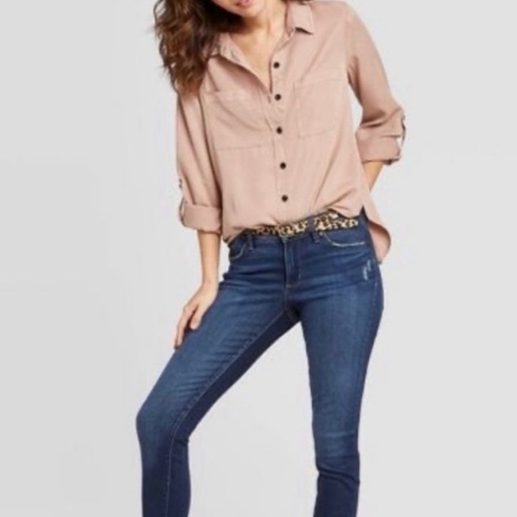 NWT Universal Thread Pink Button Down Shirt - Picture 3 of 9